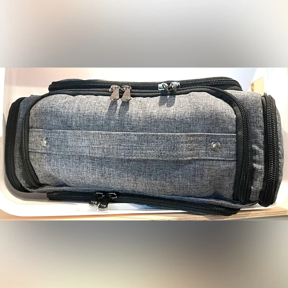Lug Trolley Gray Cosmetic Case